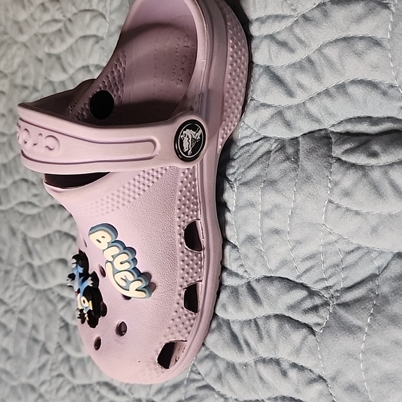 CROCS Size 8 Toddler With Bluey Jibbits Lavendar Light Purple - Picture 7 of 16